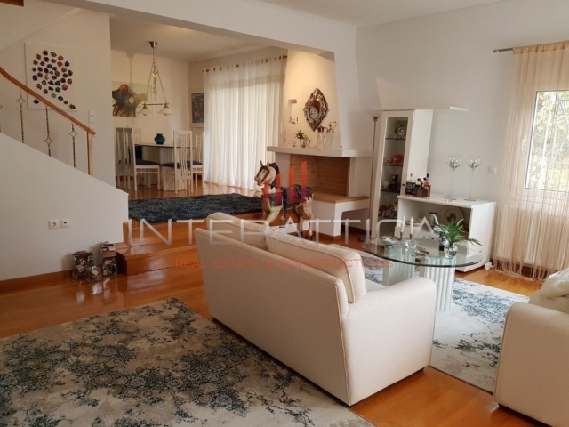 (Zum Verkauf) Wohnung/Residenz Maisonette || Athens North/Nea Erithraia - 215 m², 3 Schlafzimmer, 660.000€ 